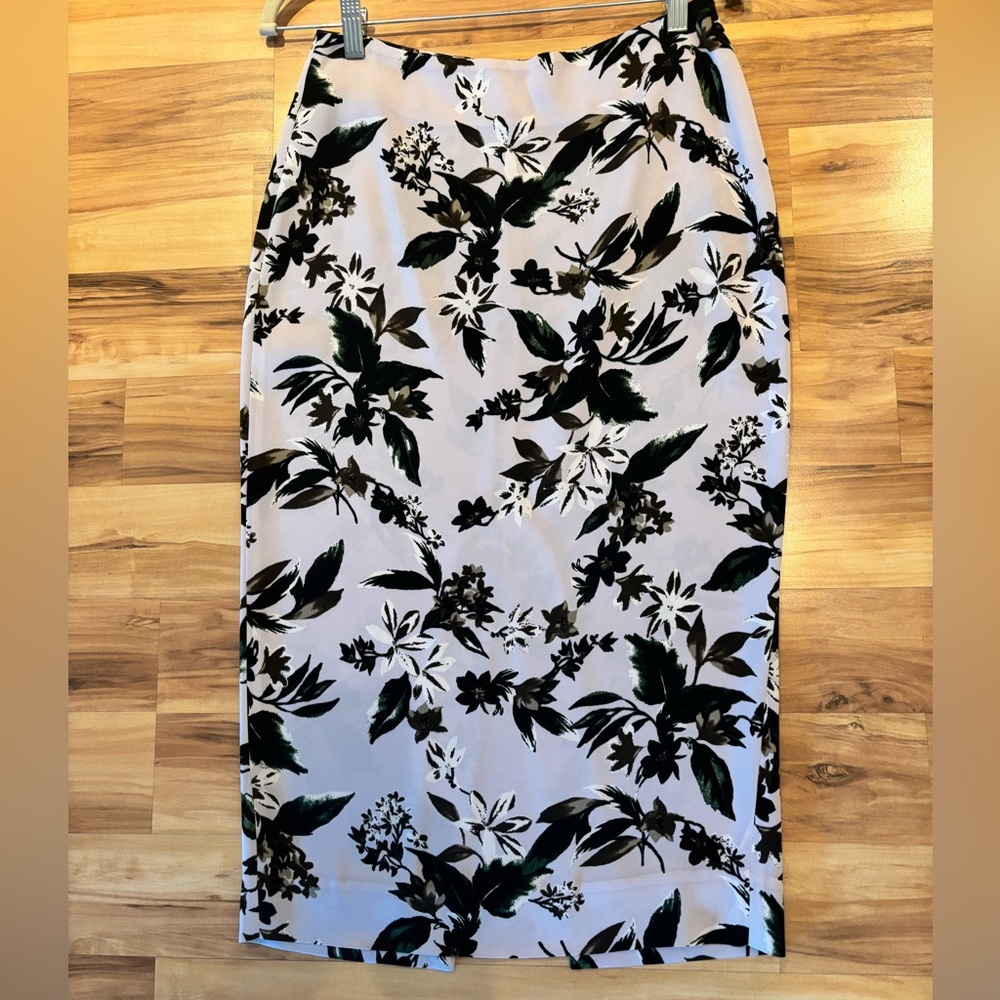 Diane Von Furstenberg Midi Pencil Skirt in Lavender Floral Pattern